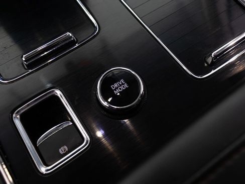 Used 2023 Lincoln Aviator AWD image 38