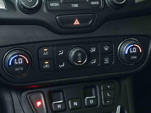 Used 2018 GMC Terrain Denali w/ Advanced Safety Package AWD/4WD image 33