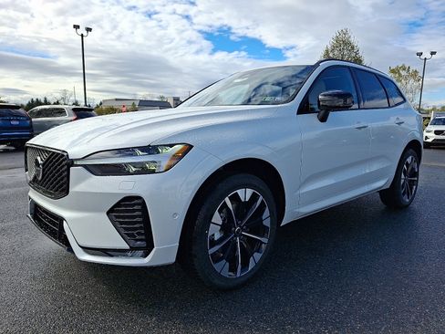 New 2026 Volvo XC60 B5 Plus w/ Protection Package Premier AWD/4WD image 2