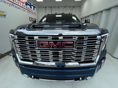 New 2026 GMC Sierra 2500 Denali AWD/4WD image 2