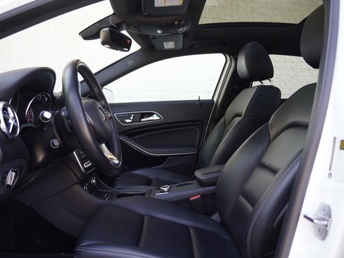 Used 2019 Mercedes-Benz GLA 250 4MATIC image 14