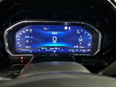 Used 2022 Chevrolet Silverado 1500 LT AWD/4WD image 16