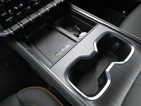 Used 2024 GMC Acadia AT4 w/ Luxury Package image 21