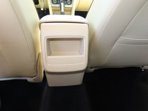 Used 2017 Volkswagen Passat 1.8T R-Line w/ R-Line Lighting Package image 21