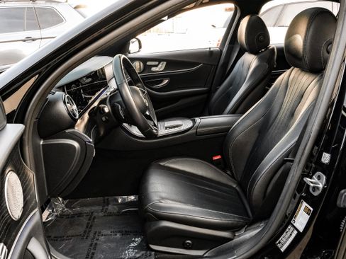 Used 2022 Mercedes-Benz E 350 Sedan image 3
