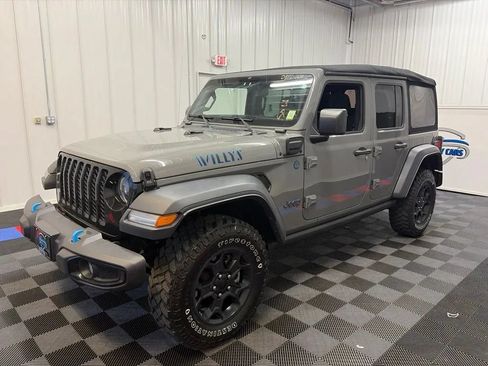 Used 2023 Jeep Wrangler Unlimited w/ Cold Weather Group AWD/4WD image 8
