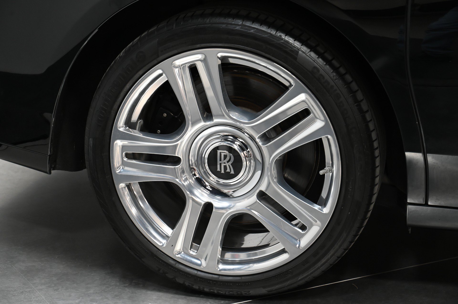 Used 2015 Rolls-Royce Ghost RWD image 58