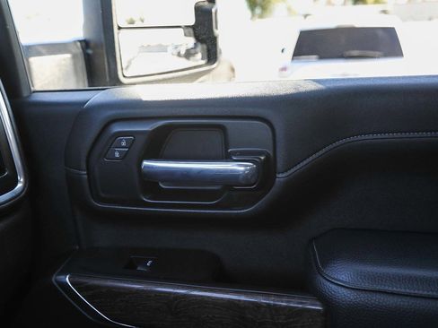 Used 2021 GMC Sierra 3500 Denali w/ Denali Ultimate Package image 21