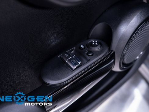 Used 2023 MINI Cooper 2-Door Hardtop image 21