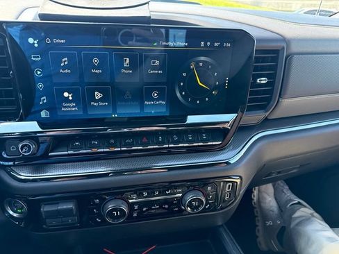 Used 2022 Chevrolet Silverado 1500 ZR2 w/ Technology Package AWD/4WD image 9