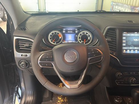 Used 2022 Jeep Cherokee Latitude Lux image 19