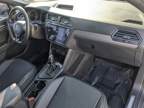 Certified 2021 Volkswagen Tiguan SE R-Line image 13
