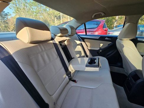 Used 2013 Volkswagen Jetta SE image 30