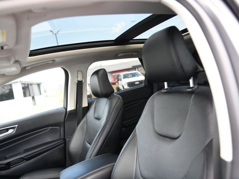 Used 2022 Ford Edge Titanium image 15