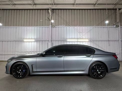 Used 2022 BMW 750i xDrive w/ Luxury Rear Seating Package image 11