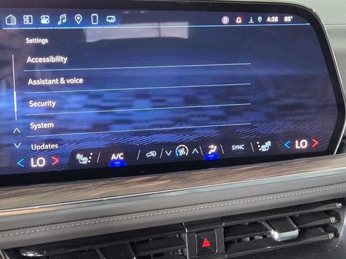 Used 2025 Chevrolet Suburban Z71 AWD/4WD image 20