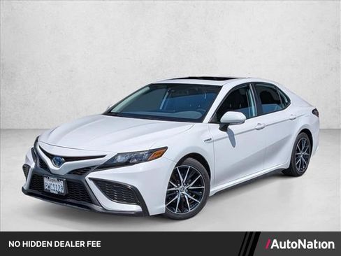 Used 2021 Toyota Camry SE w/ Audio Upgrade Package FWD image 1