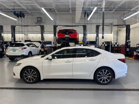 Used 2015 Acura TLX V6 w/ Technology Package FWD image 8