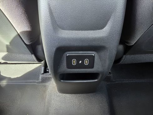 Used 2025 Hyundai Venue SEL image 30