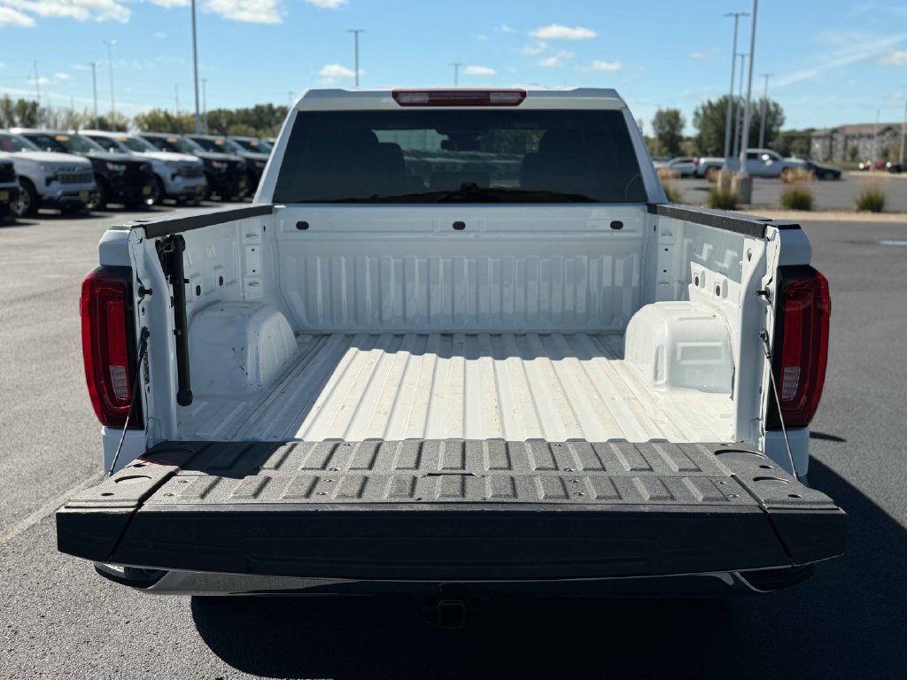Used 2025 GMC Sierra 1500 SLT AWD/4WD image 14