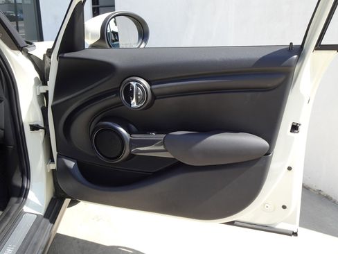 Used 2020 MINI Cooper 4-Door Hardtop image 17