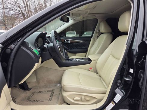 Used 2018 INFINITI Q50 Luxe w/ Essential Package (3.0T Luxe) image 10