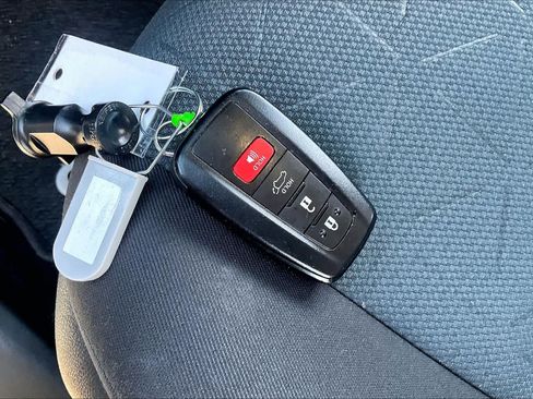 Used 2025 Toyota RAV4 XLE w/ Convenience Package AWD/4WD image 12