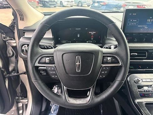 Used 2023 Lincoln Nautilus FWD image 24