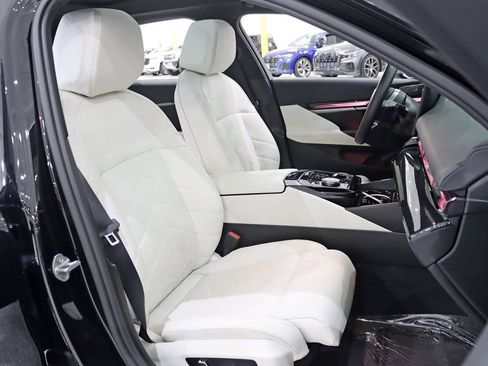 Used 2024 BMW i5 M60 w/ Premium Package AWD/4WD image 31