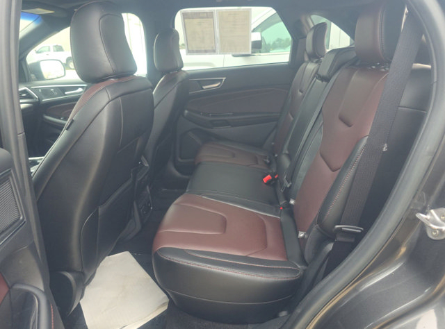 Used 2020 Ford Edge Titanium w/ Equipment Group 301A AWD/4WD image 4