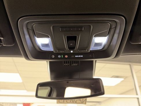 Used 2022 GMC Sierra 1500 AT4 w/ AT4 Preferred Package image 22