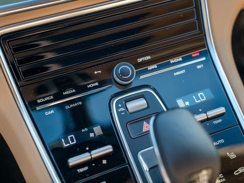 Certified 2023 Porsche Panamera 4 AWD/4WD image 21