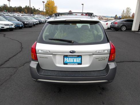 Used 2005 Subaru Outback 3.0R Limited AWD/4WD image 4