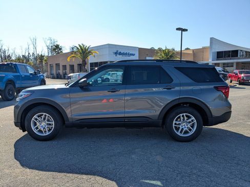 New 2026 Ford Explorer Active w/ Active Comfort Package image 8