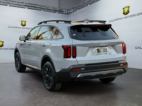 Used 2023 Kia Sorento S w/ Panoramic Sunroof Package image 3