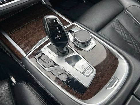 Used 2020 BMW 740i xDrive w/ M Sport Package AWD/4WD image 20