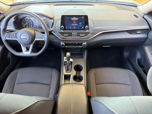 Used 2025 Nissan Altima 2.5 SV image 20