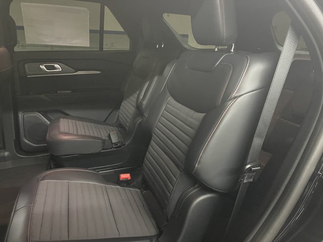 New 2027 Ford Explorer ST-Line AWD/4WD image 6