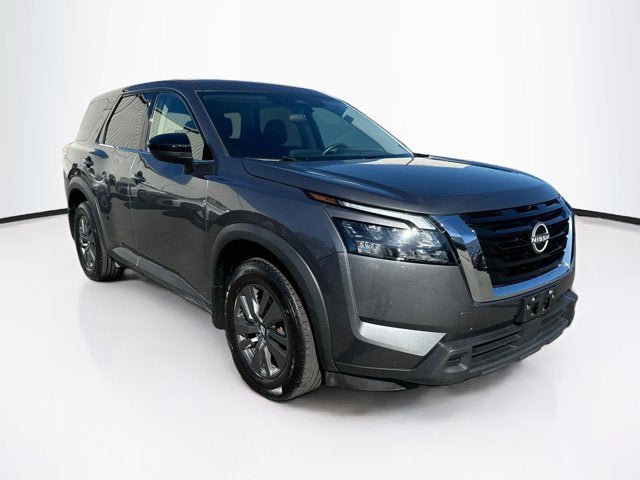 Used 2024 Nissan Pathfinder S AWD/4WD image 3