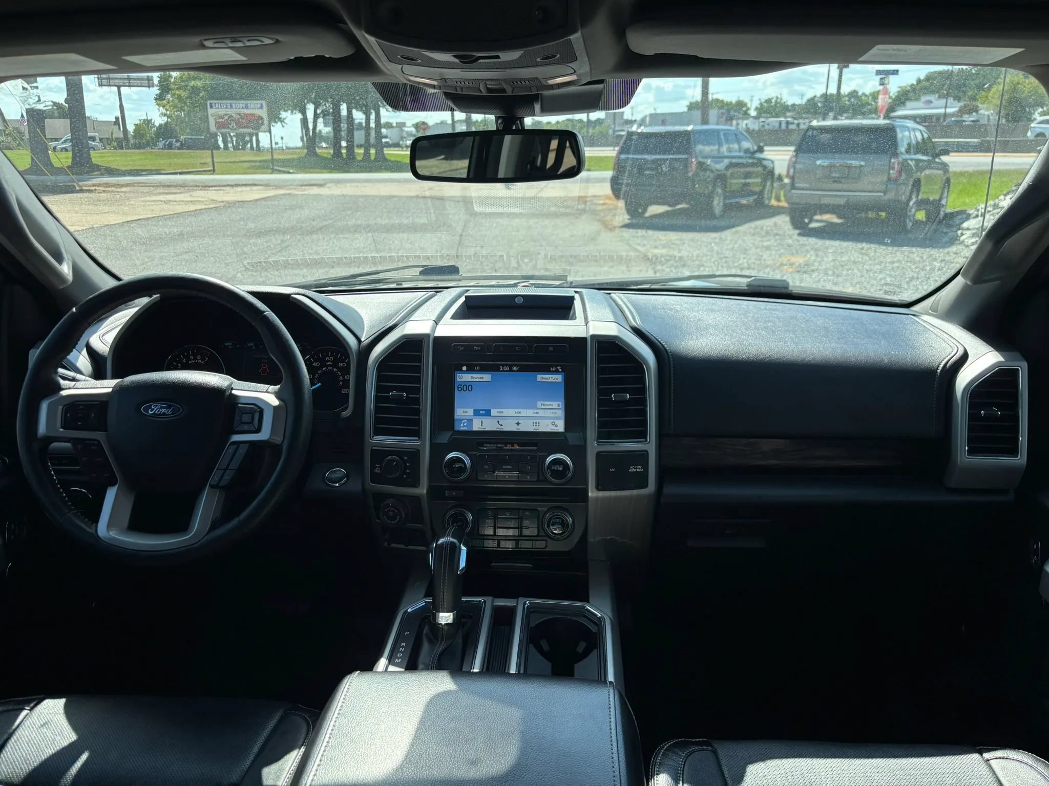 Used 2018 Ford F150 Lariat w/ Equipment Group 502A Luxury AWD/4WD image 20