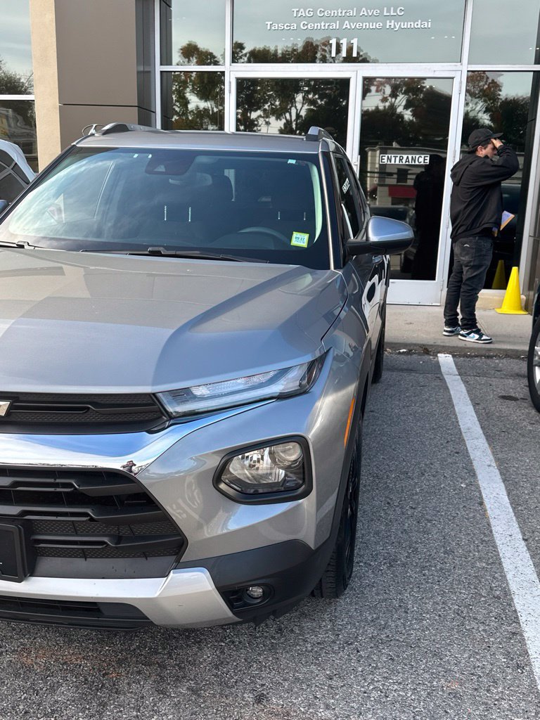Used 2023 Chevrolet TrailBlazer LT AWD/4WD image 3