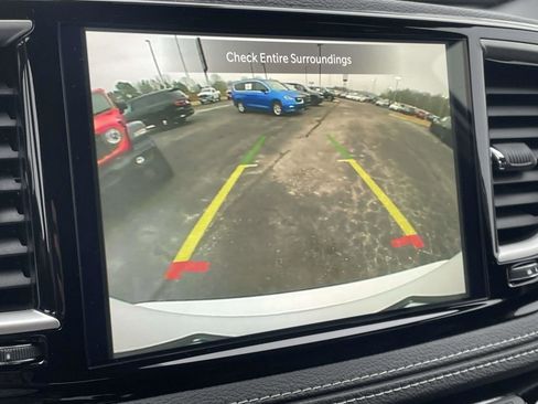 New 2026 Chrysler Pacifica Select w/ S Appearance Package image 3