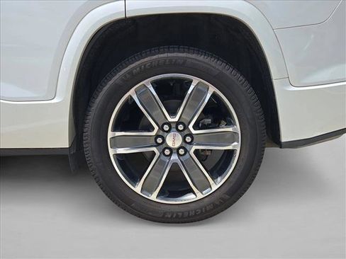 Used 2017 GMC Acadia Denali w/ Technology Package FWD image 22