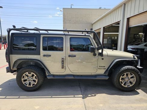 Used 2018 Jeep Wrangler Unlimited Sport S AWD/4WD image 4