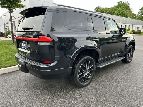 Used 2024 Lexus GX 550 w/ Cold Area Package AWD/4WD image 8