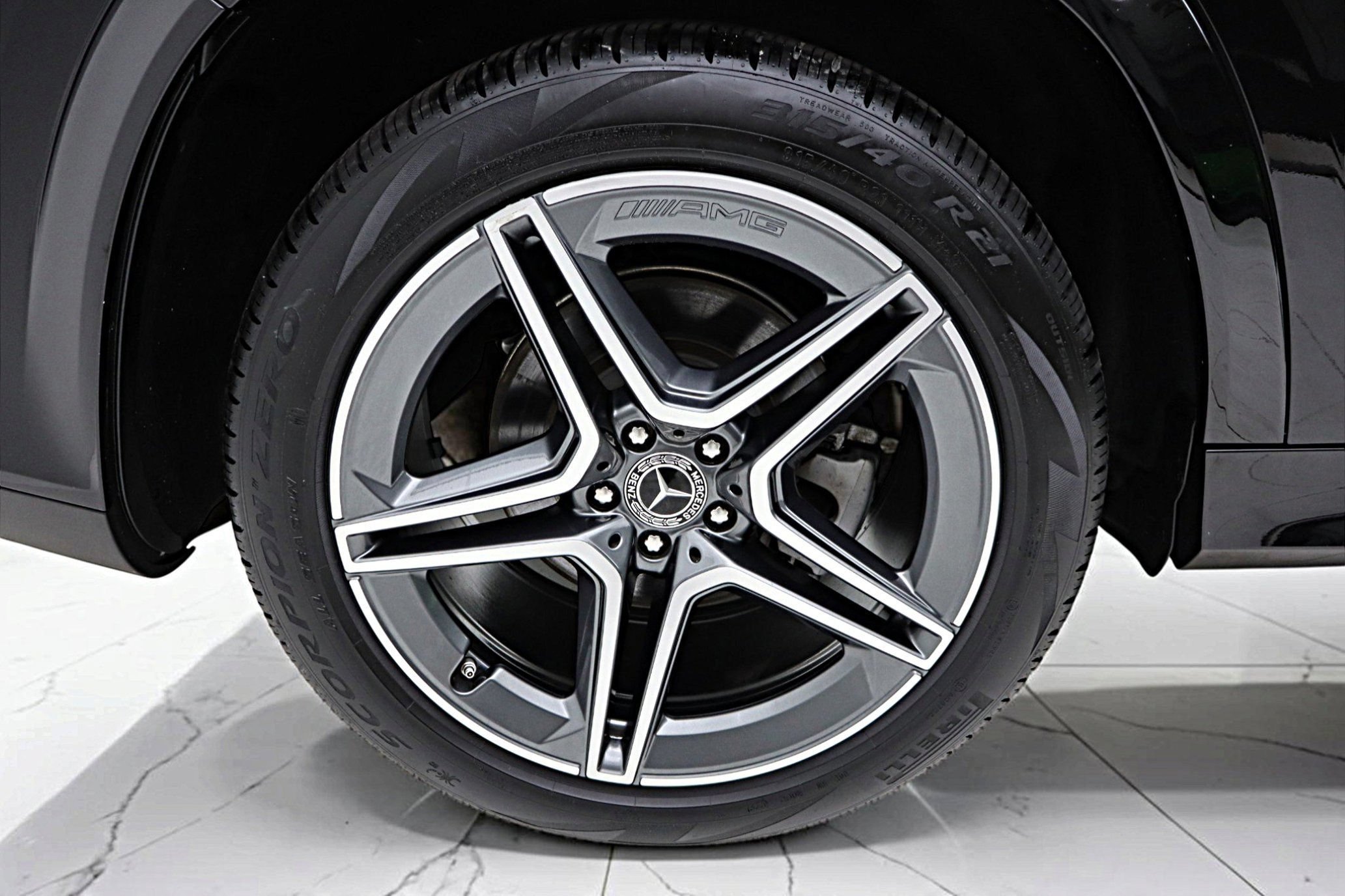 Used 2024 Mercedes-Benz GLS 450 4MATIC image 44