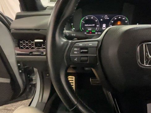 Used 2025 Honda Accord Sport image 30