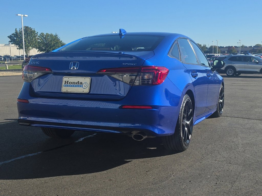 Used 2023 Honda Civic Sport image 11