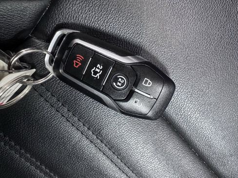 Used 2016 Ford Edge SEL w/ Equipment Group 201A image 34