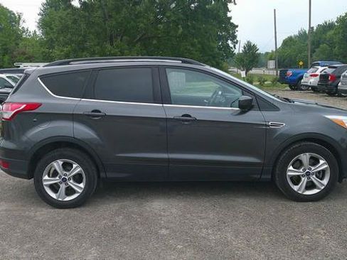 Used 2016 Ford Escape SE w/ Equipment Group 201A FWD image 3